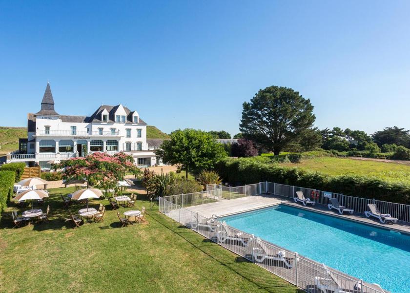 Brittany Carnac exterior view