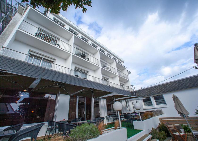 Brittany Carnac exterior view