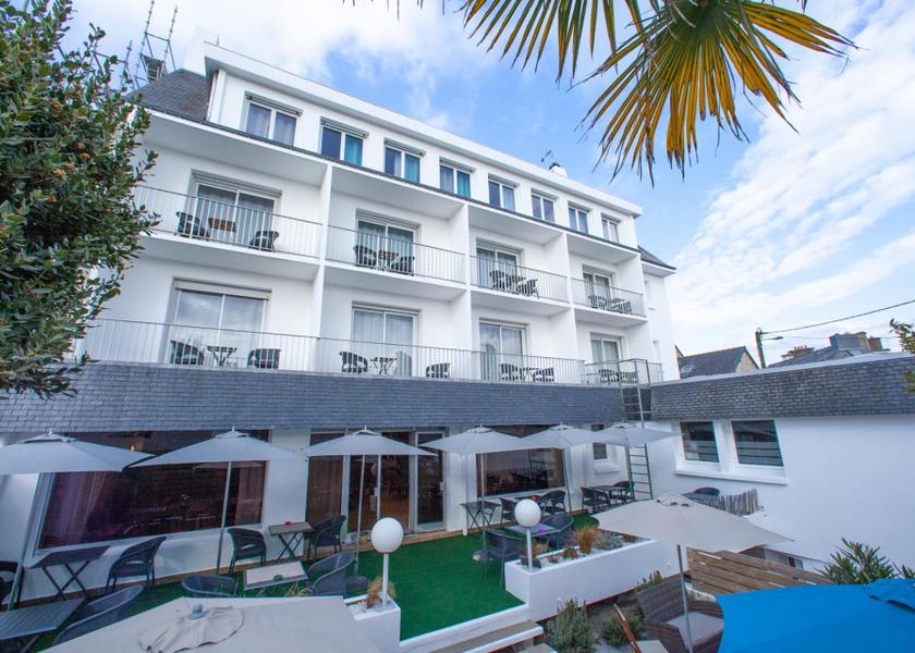 Brittany Carnac exterior view