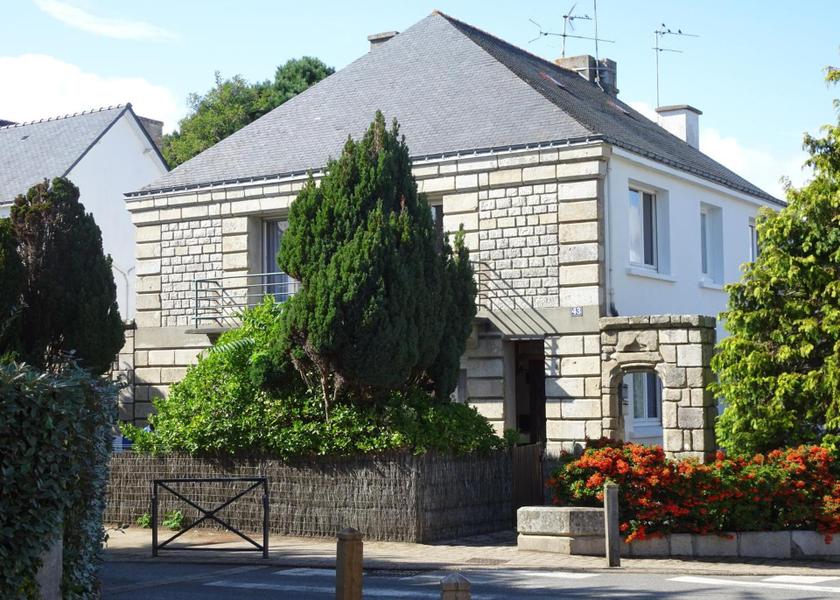 Brittany Carnac entrance