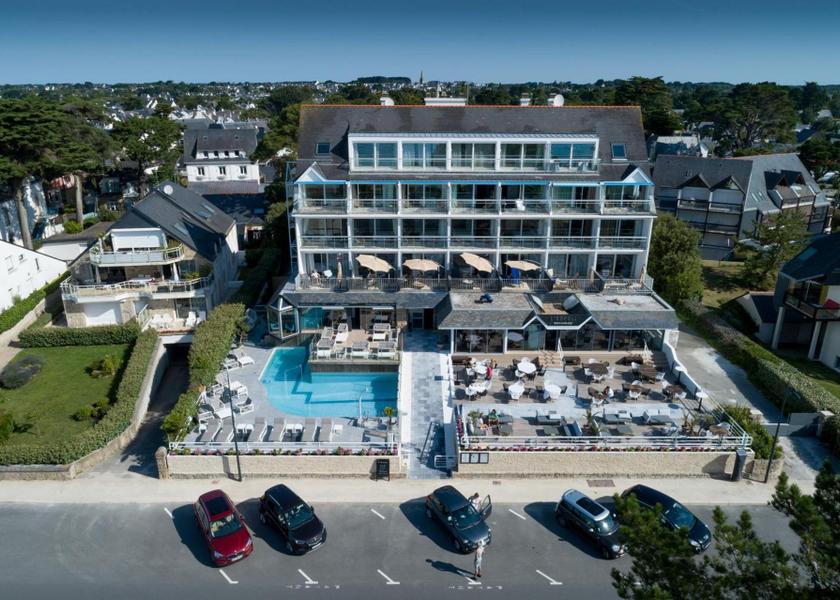 Brittany Carnac exterior view