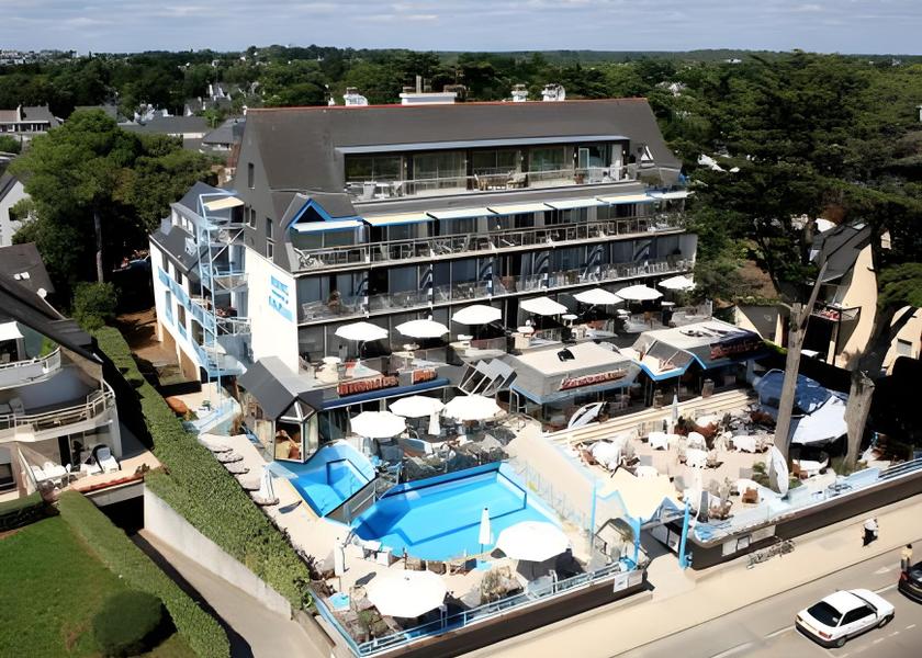 Brittany Carnac exterior view