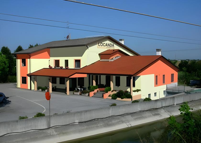 Veneto Campagna Lupia exterior view