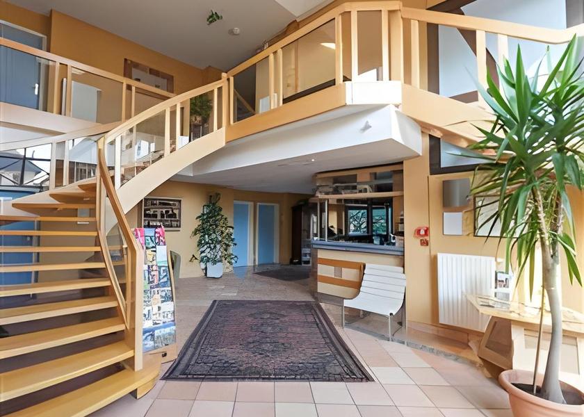 Grand Est Eschau entrance