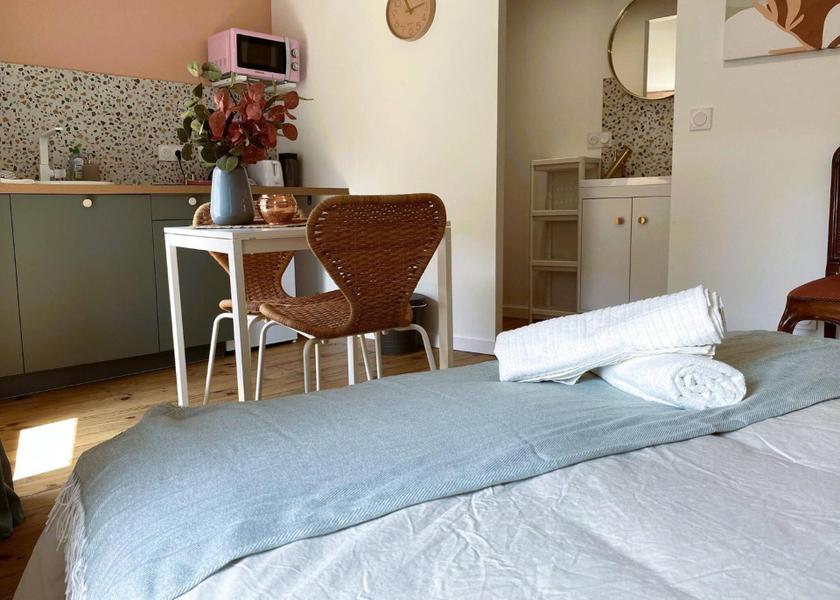 Auvergne-Rhône-Alpes Bourg-les-Valence Bed