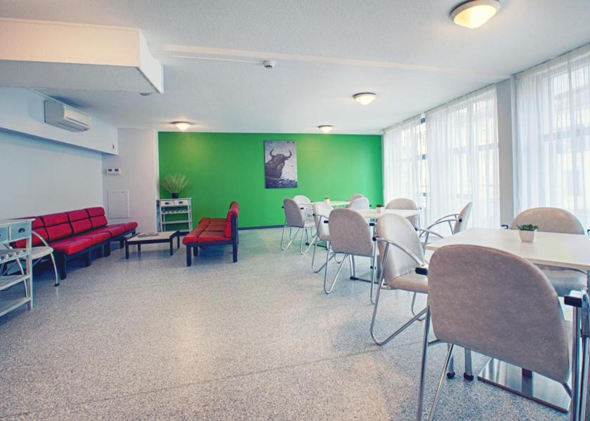 shared lounge/tv area