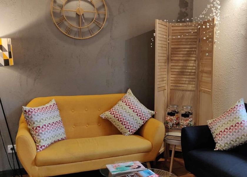 Auvergne-Rhone-Alpes Ferney-Voltaire lobby