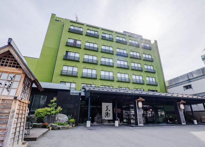 Nagano Yamanouchi Hotel Exterior