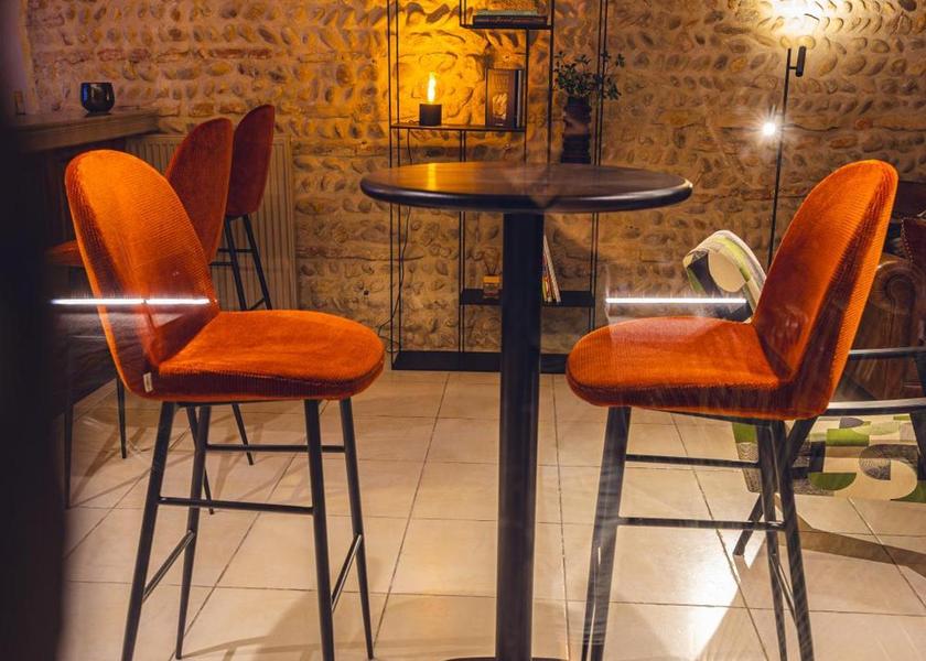 Auvergne-Rhone-Alpes Bourg-en-Bresse bar/lounge