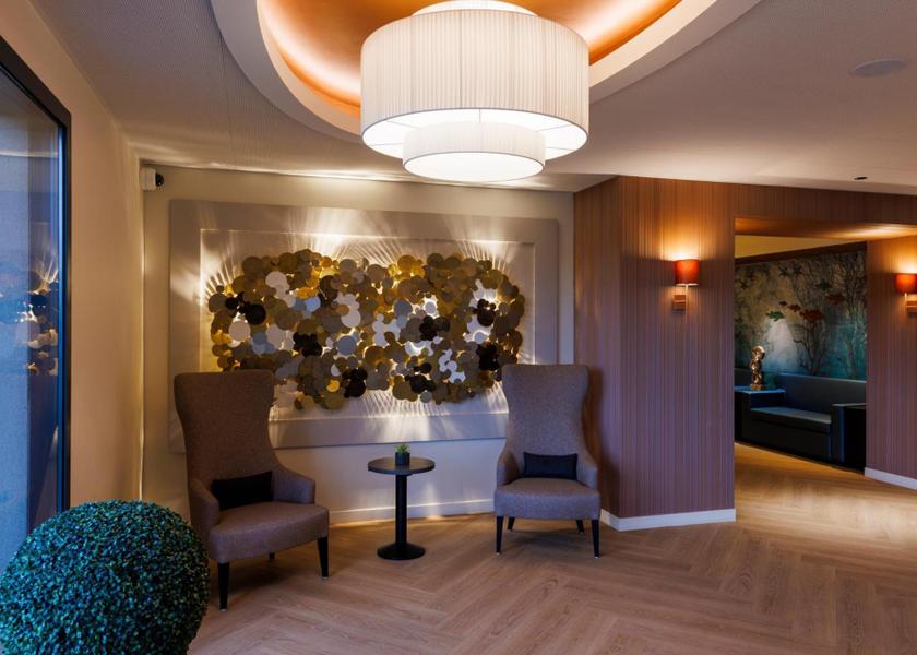 Normandy Villers-sur-Mer lobby