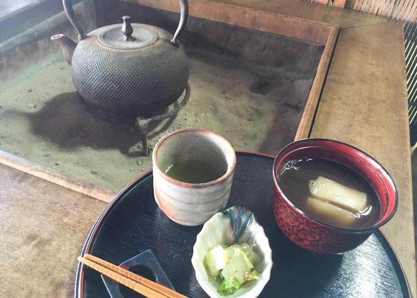 shared lounge/tv area