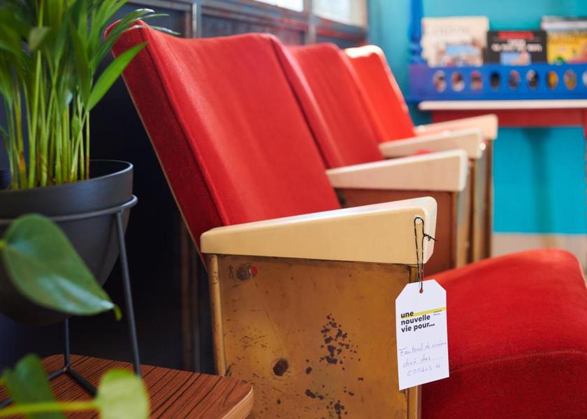 shared lounge/tv area