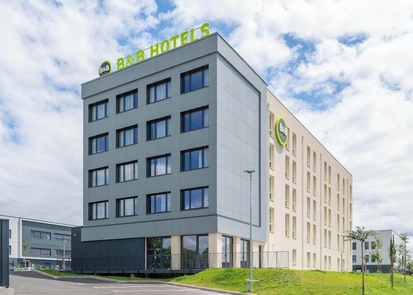 Auvergne-Rhône-Alpes Villefranche-sur-Saône Front of property