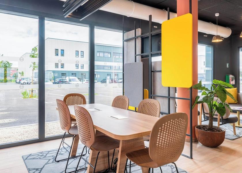 Auvergne-Rhône-Alpes Villefranche-sur-Saône Lobby sitting area