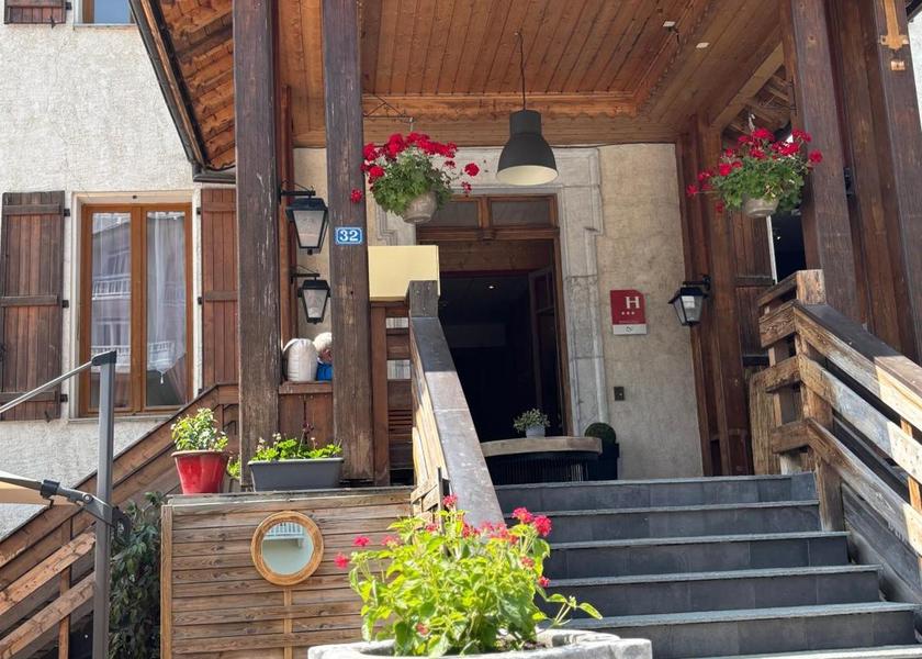 Auvergne-Rhone-Alpes Brides-les-Bains entrance