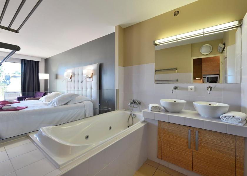 Occitanie Agde bathroom