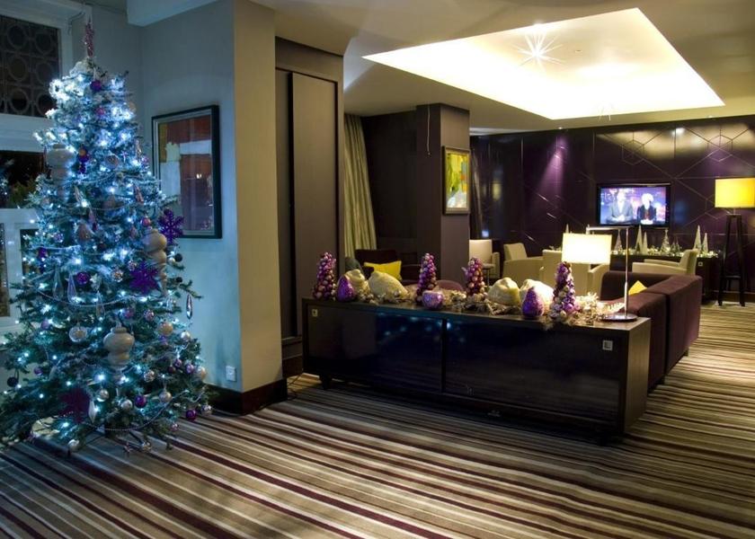 shared lounge/tv area