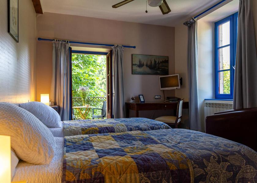 Nouvelle-Aquitaine Forges Twin Room with Balcony