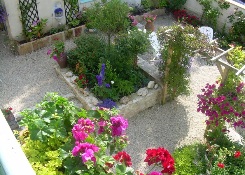 Normandy Arromanches-les-Bains garden