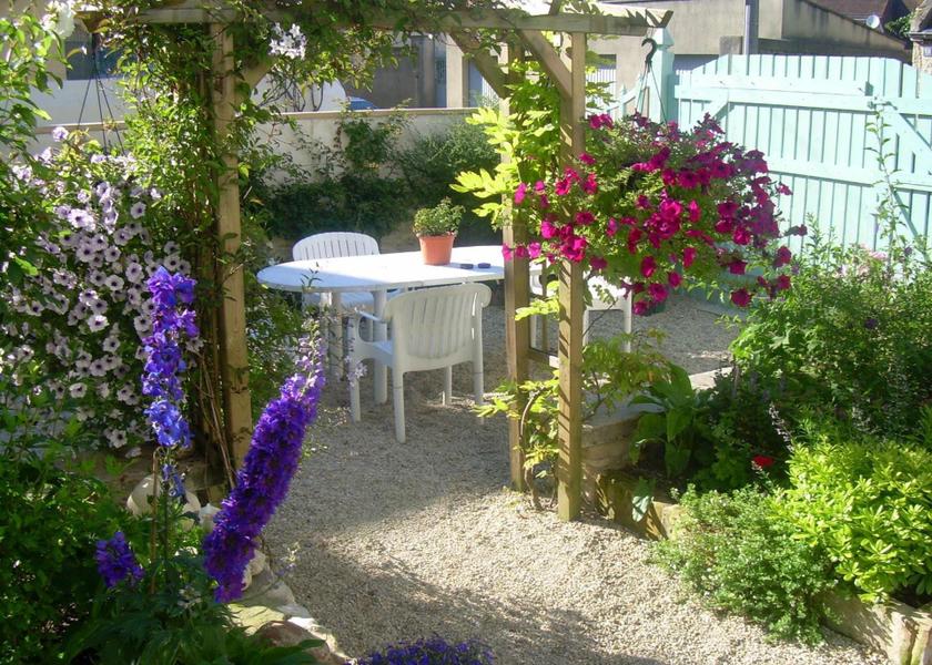 Normandy Arromanches-les-Bains garden