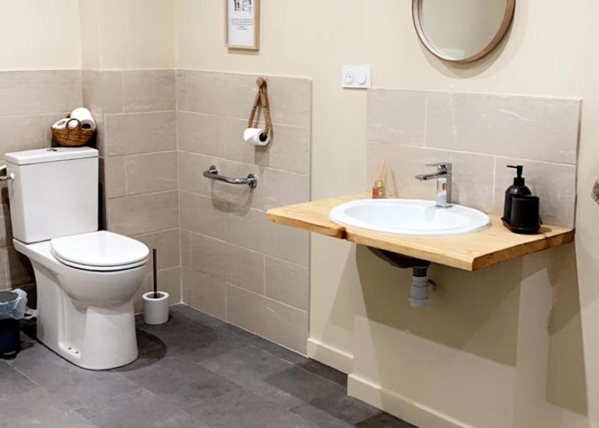 Occitanie Baraqueville Double Room with Private Bathroom