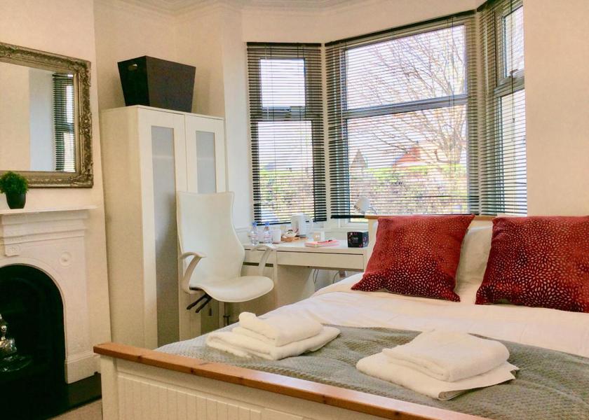 England Didcot Deluxe Double Room with Bay Window & Street View