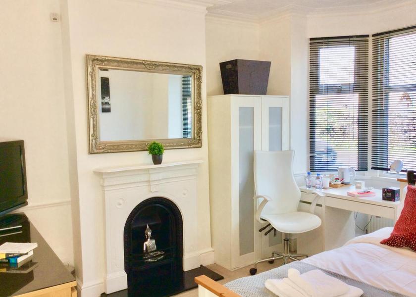 England Didcot Deluxe Double Room with Bay Window & Street View