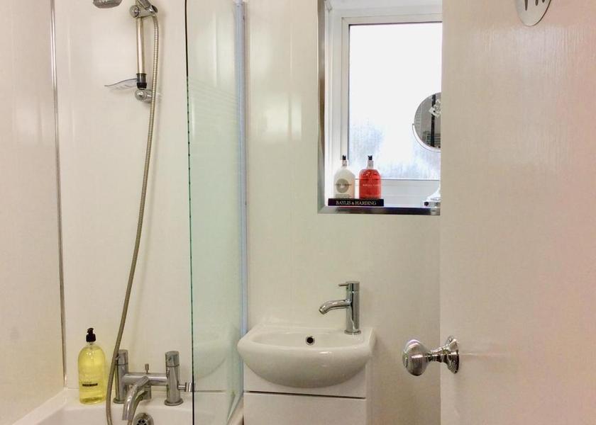 England Didcot Deluxe Double Room with Bay Window & Street View