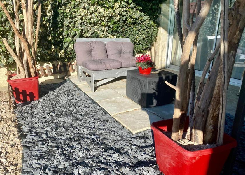 Occitanie Beaucaire garden