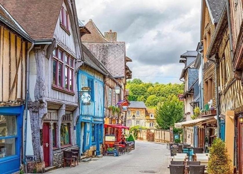 Normandy Bernay 