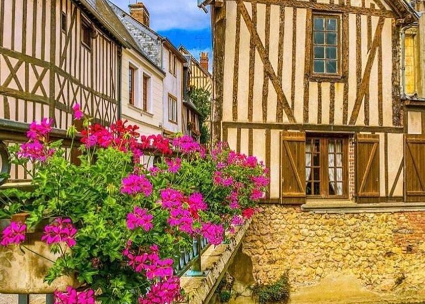 Normandy Bernay 