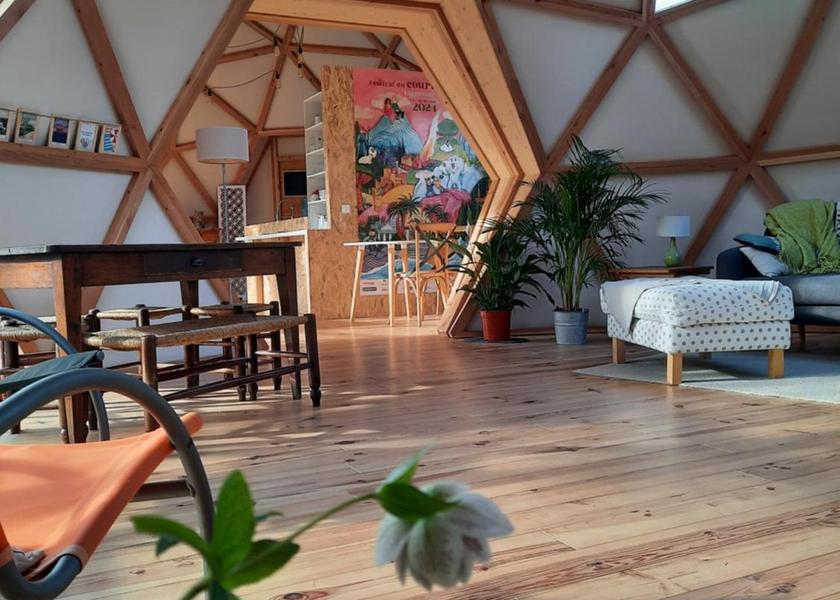 Auvergne-Rhone-Alpes Besse-et-Saint-Anastaise facilities