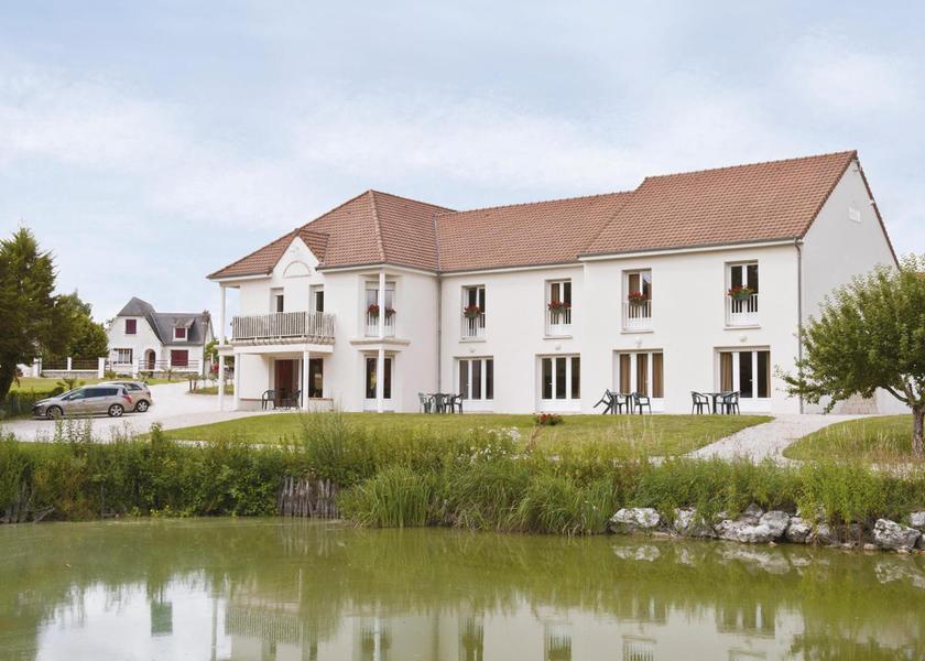 Centre-Loire Valley Bracieux entrance