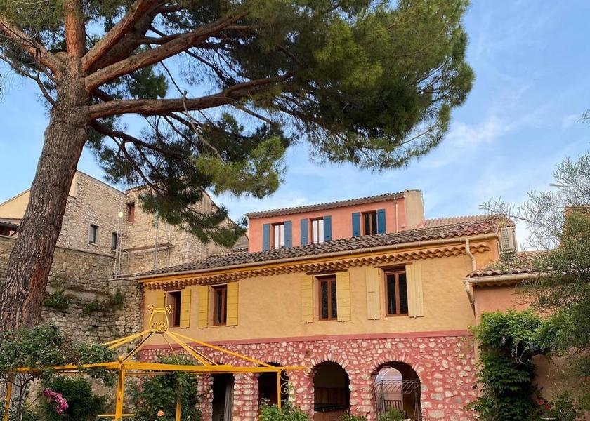 Auvergne-Rhone-Alpes Buis-les-Baronnies garden