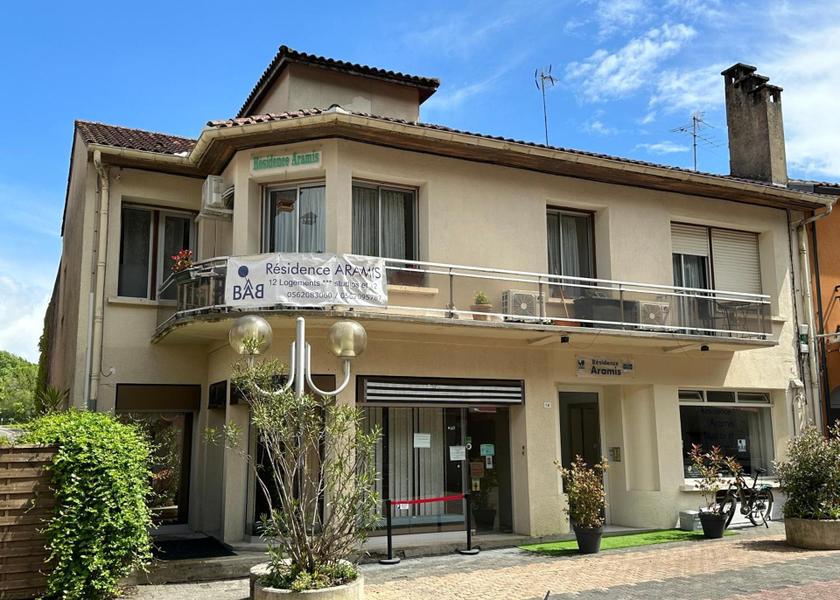 Occitanie Cazaubon exterior view