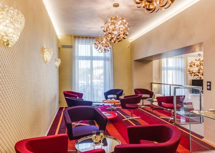 Pays de la Loire Chateaubriant guestroom
