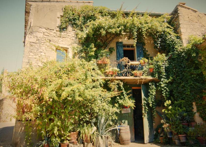 Occitanie Collias entrance