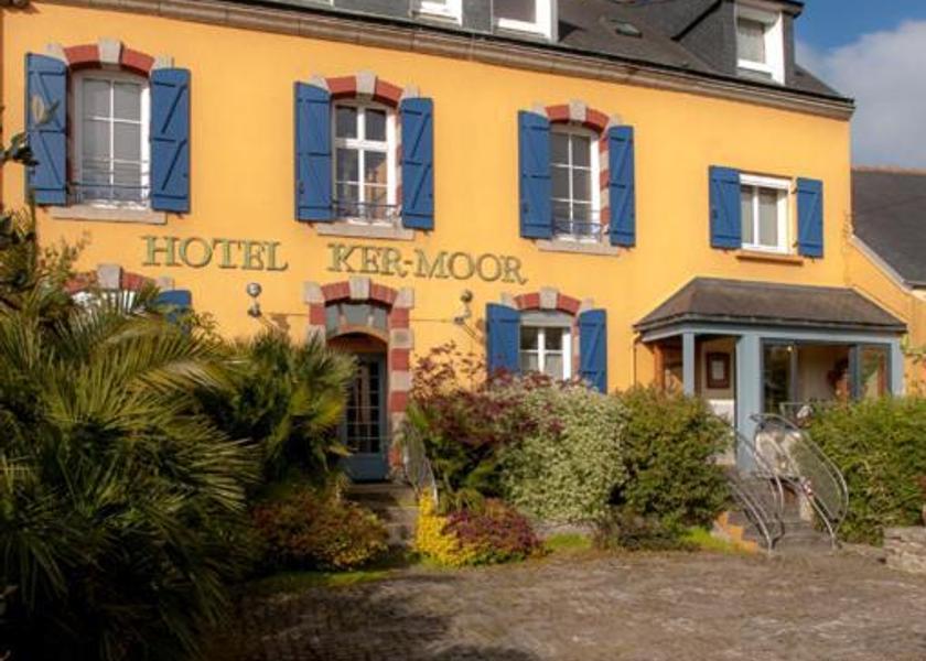 Brittany Concarneau entrance