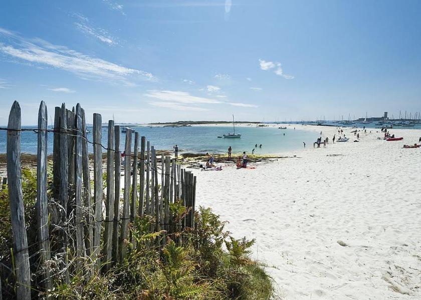Brittany Concarneau beach