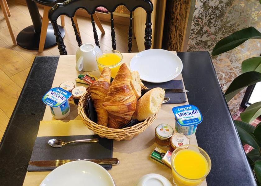 Normandy Etretat food and beverages