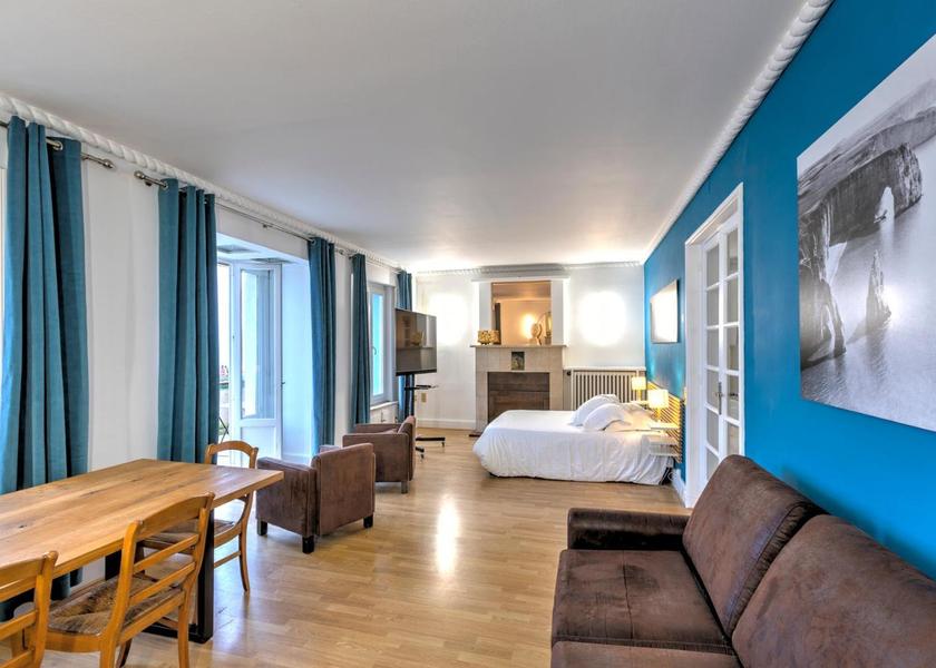 Normandy Etretat guestroom