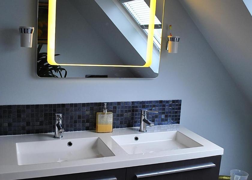 Brittany Fouesnant bathroom