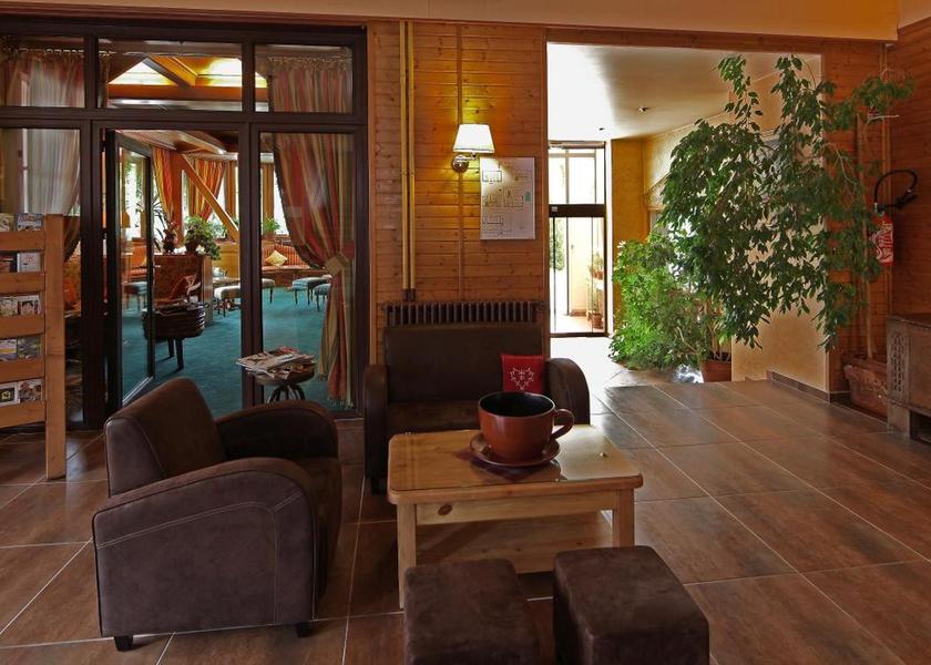 Grand Est Gerardmer Lobby