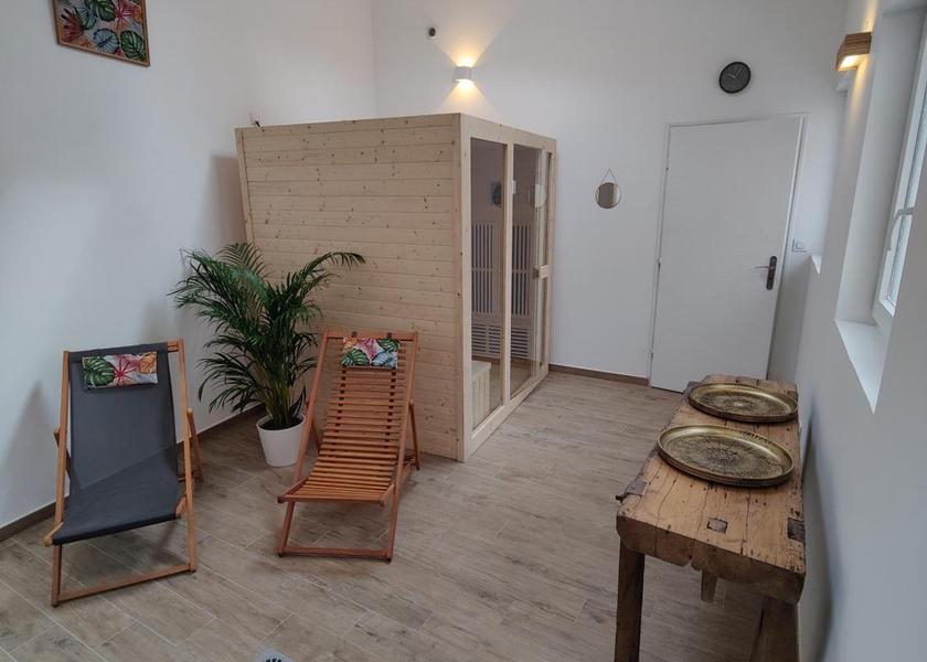 Auvergne-Rhone-Alpes Givors hot tub