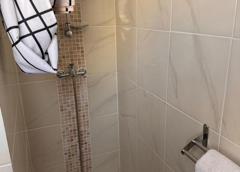 Provence-Alpes-Côte d'Azur Gréoux-les-Bains Single Room with Shared Toilet
