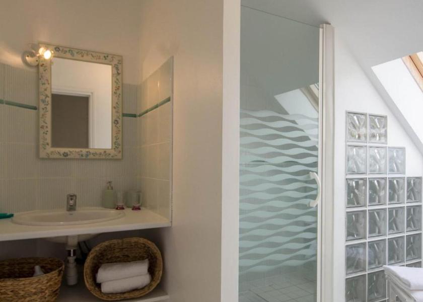 Brittany Guidel Triple Room with Garden View