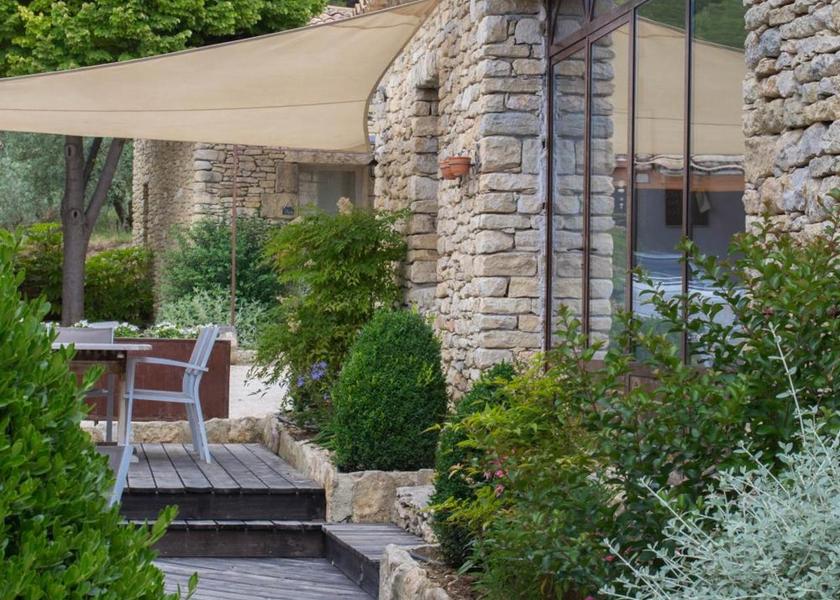 Provence - Alpes - Cote d'Azur Joucas facilities