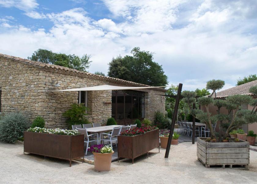 Provence - Alpes - Cote d'Azur Joucas facilities