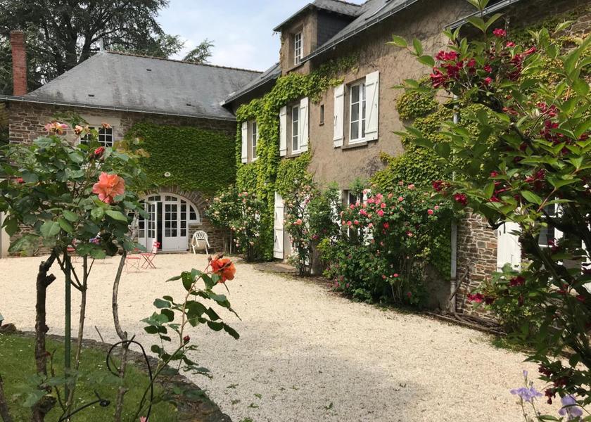 Pays de la Loire La Chapelle-sur-Erdre exterior view