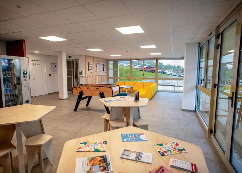 Nouvelle-Aquitaine La Couronne shared lounge/tv area